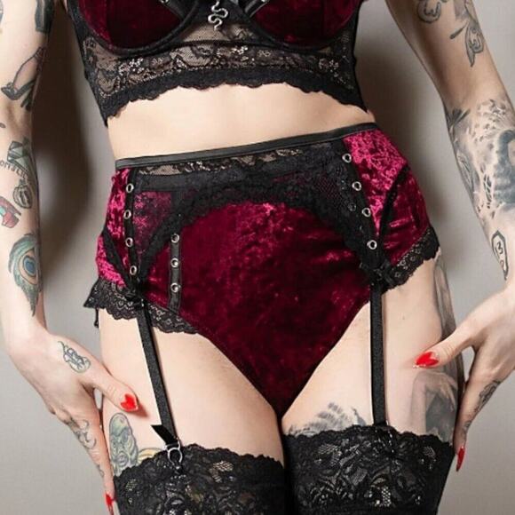 Killstar Garter Belt Mercy Velvet Lace Red Black - Picture 1 of 4